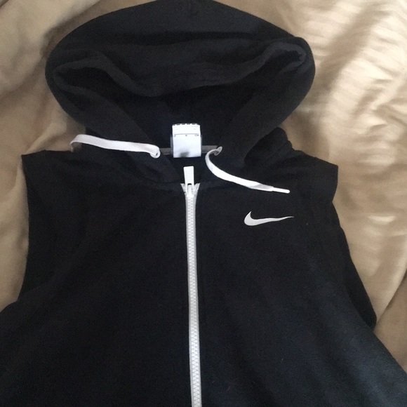 Nike Vest - Picture 1 of 4